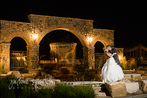 15 bridal portraits by outside fountain