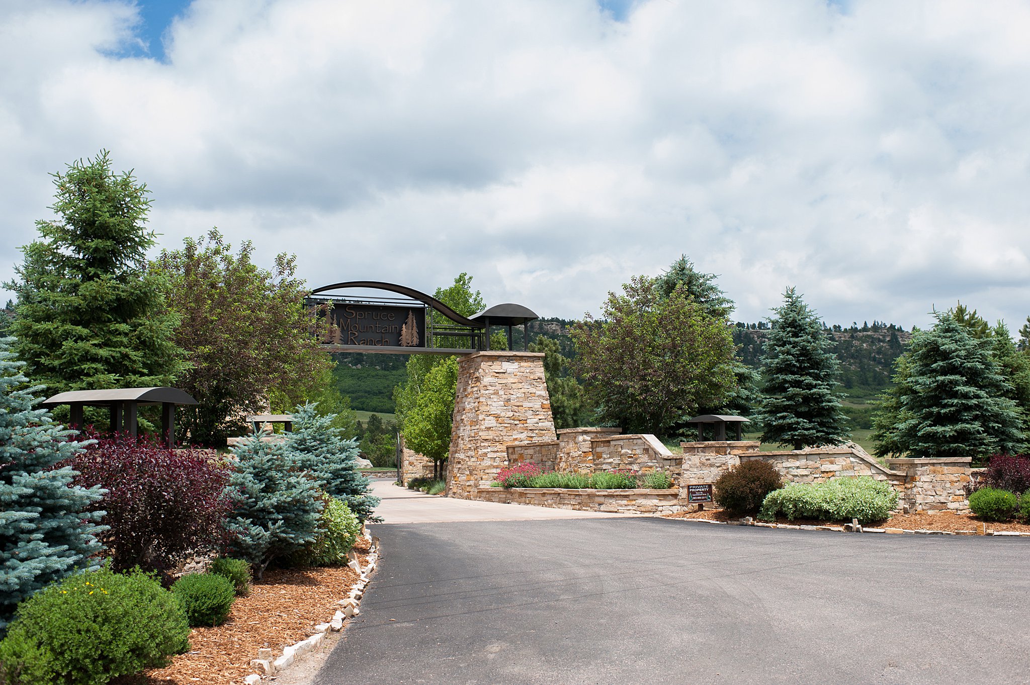 A view of the front entrance to the Spruce Mountain Ranch wedding venue property